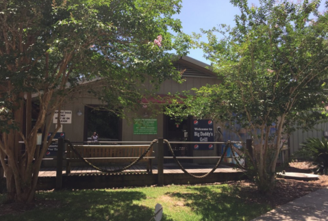 The Unassuming Alabama Restaurant That Serves The Best Seafood You've Ever Tried