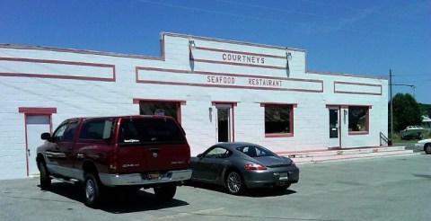 The Unassuming Maryland Restaurant That Serves The Best Seafood You've Ever Tried