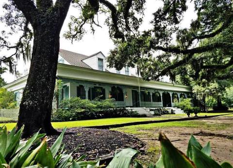 7 Creepy Louisiana Ghost Stories That Will Make You Sleep With The Lights On