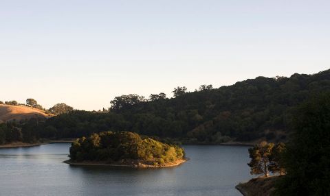 The Easy Hike Near San Francisco That Takes You Straight To A Beautiful Lake