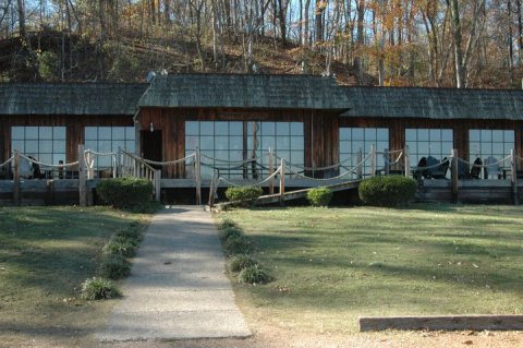 Eat Endless Fried Catfish At This Rustic Restaurant In Tennessee