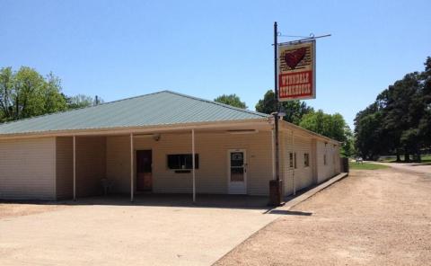 The Mississippi Steakhouse In The Middle Of Nowhere, Wynndale Steakhouse Is One Of The Best On Earth