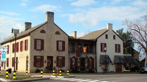 The Oldest Bar In Kentucky Has A Fascinating History