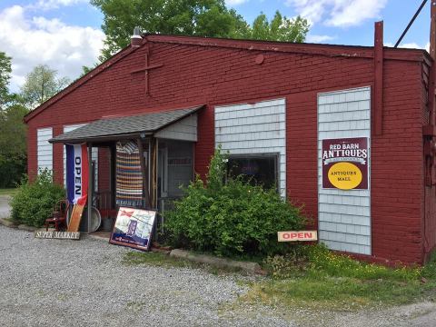 Everyone Should Visit This Amazing Antique Barn In Louisville At Least Once