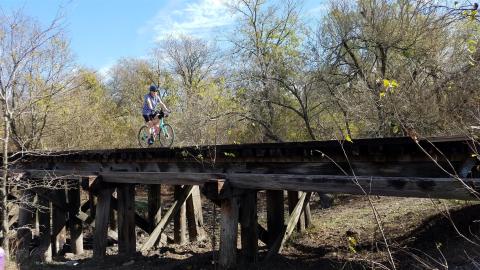 5 Scenic Rail Trails Around Dallas - Fort Worth That Are Downright Picture Perfect