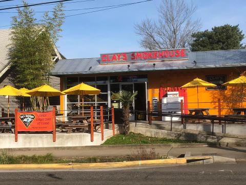 This Smokehouse In Portland Serves Up The Most Amazing Ribs And Wings You've Ever Tried