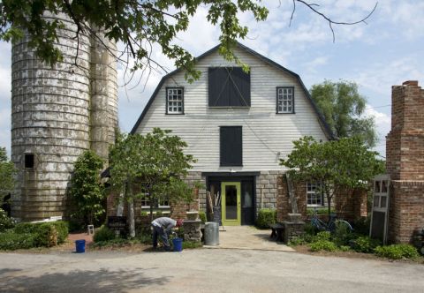 Everyone In Maryland Should Visit This Amazing Antique Barn At Least Once