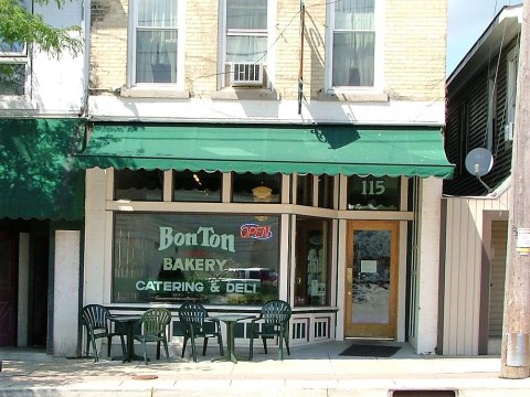 There's A Reason This Incredible 101-Year-Old Wisconsin Bakery Is Still Around