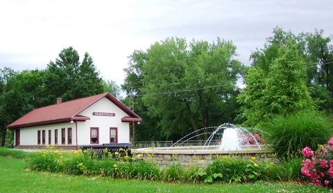 The Town Near Kansas City That’s Absolute Heaven If You Love Antiquing