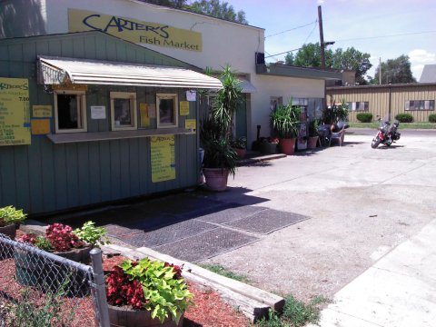 The Unassuming Illinois Restaurant That Serves The Best Seafood You've Ever Tried