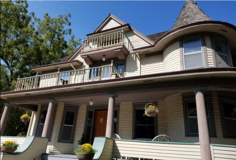 Staying At This Stunning Nebraska Bed And Breakfast Will Make You Feel Like Royalty