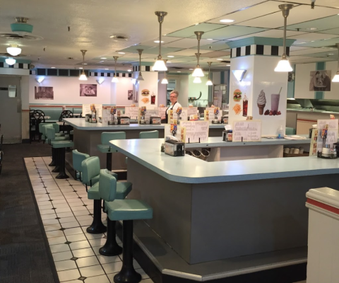 You’ll Absolutely Love This 50s Themed Diner In Cincinnati