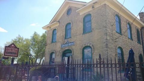 The Oldest Bar In Milwaukee Has A Fascinating History