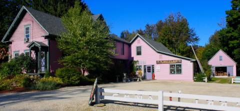 The Tiny Town In New Hampshire That’s Absolute Heaven If You Love Antiquing