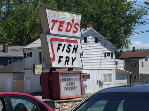 These 8 Classic Fish Fry Joints Are So Perfectly New York