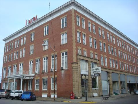 The History Behind This Hotel In West Virginia Is Both Eerie And Fascinating