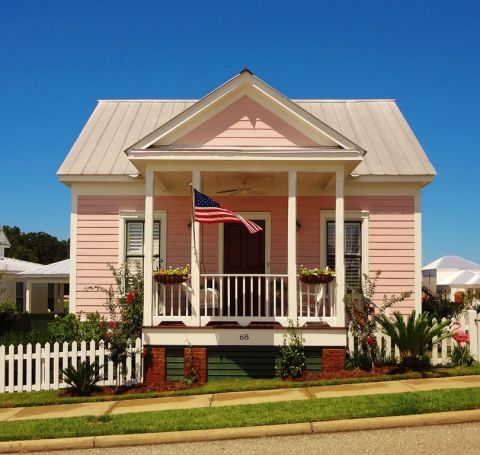 An Overnight Stay At Alabama's Most Whimsical House Is Like A Dream