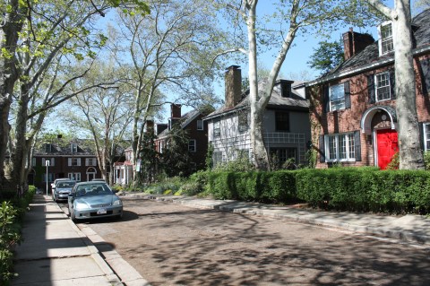 One Of The Last Wooden Streets In America Is Right Here In Pittsburgh