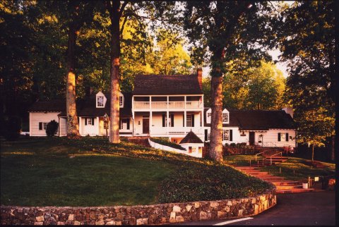 This Colonial-Themed Restaurant Is So Perfectly Virginia