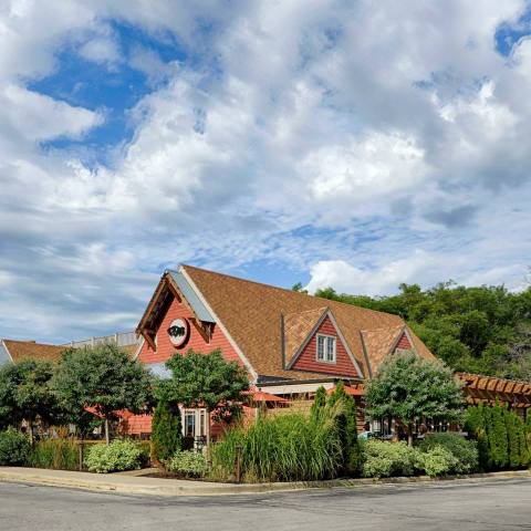 This Remote Restaurant Near Milwaukee Will Make You Feel A Million Miles Away From Everything