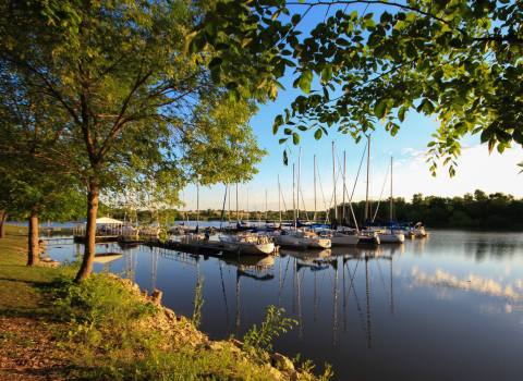 It's Impossible Not To Love This Lakeside Campground In Kansas