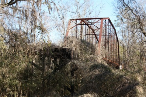 Most People Don’t Know The Story Behind Mississippi’s Abandoned Bridge To Nowhere