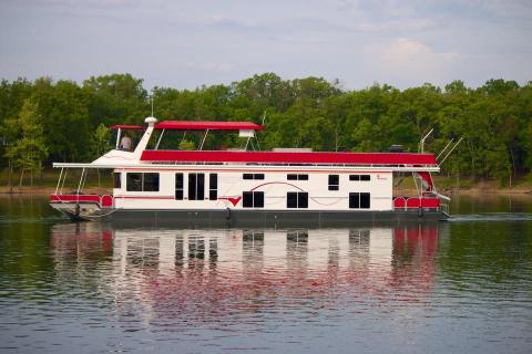 Get Away From It All With A Stay In These Incredible Missouri Houseboats