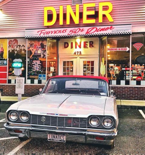 You’ll Absolutely Love This 50s Themed Diner In Connecticut