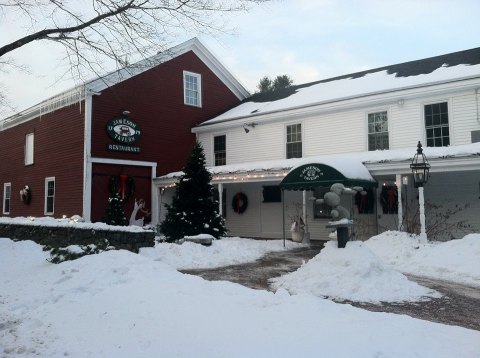 The Oldest Bar In Maine Has A Fascinating History