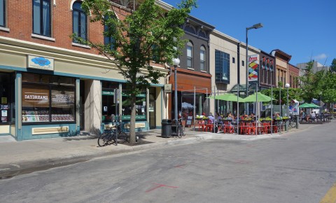 This 4-Story Bookstore In Iowa Is Like Something From A Dream