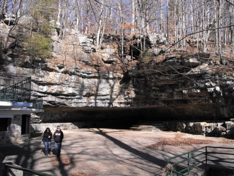 The Little Known Cave In Tennessee That Everyone Should Explore At Least Once