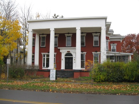 The History Behind This Remote Hotel In New York Is Both Eerie And Fascinating