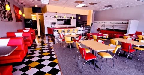 You’ll Absolutely Love This 50s Themed Diner In Minnesota