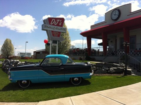 A 50s Themed Diner In Pennsylvania, DJ’s Is A Delicious Blast From The Past