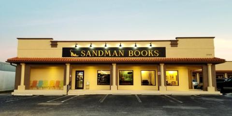 This Massive Bookstore In Florida Has Walls Made Of Books And Is Like Something From A Dream