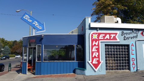 You’ll Absolutely Love This 50s Themed Diner In Utah