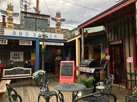 Travel Off The Beaten Path To Try The Most Mouthwatering BBQ In Alaska