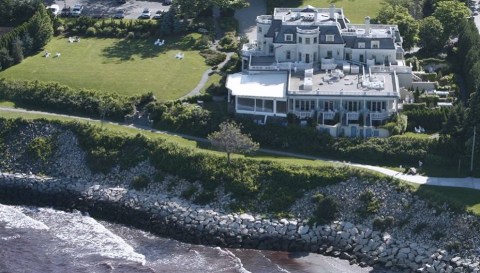 The Incredible Cliffside Restaurant In Rhode Island That Has Views For Miles And Miles