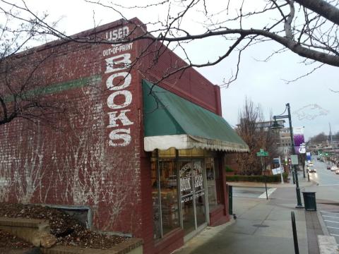 This 6-Room Bookshop In Arkansas Is Like Something From A Dream