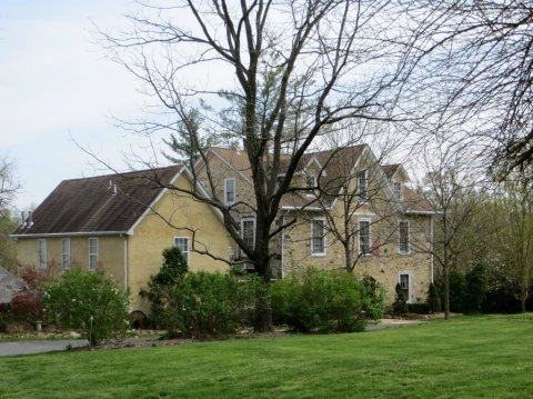 The History Behind This Remote Bed And Breakfast In Maryland Is Both Eerie And Fascinating