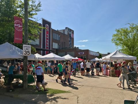 Discover Hidden Treasures At This Massive Farmers Market In Alabama This Spring