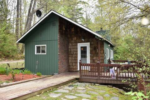 This Hot Tub Hideaway In The Middle Of Nowhere In New Hampshire Is The Stuff Of Bucket List Dreams