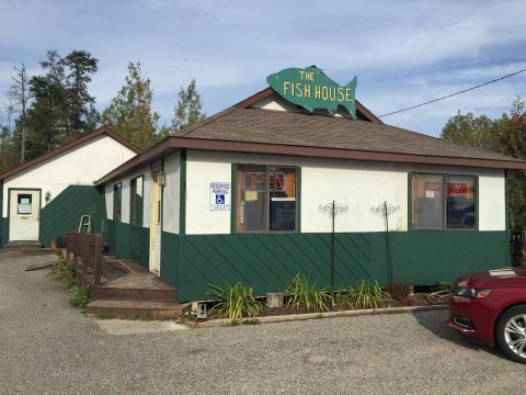 The Unassuming Michigan Restaurant That Serves The Best Seafood You've Ever Tried