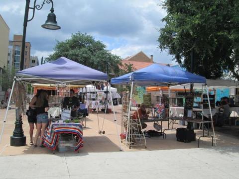 The Awesome Outdoor Art Market In Austin That's Full Of Unique Treasures