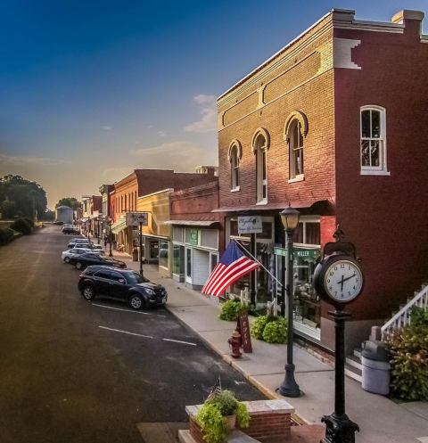 This Small Missouri Wine Town Has The Most Stunning Vineyards You'll Want To Explore