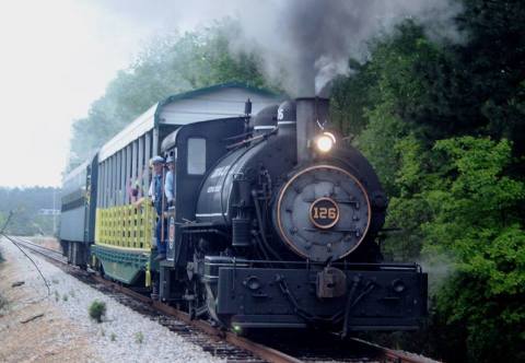 A Ride Aboard This Old-Fashioned Train In South Carolina Will Take You Back In Time