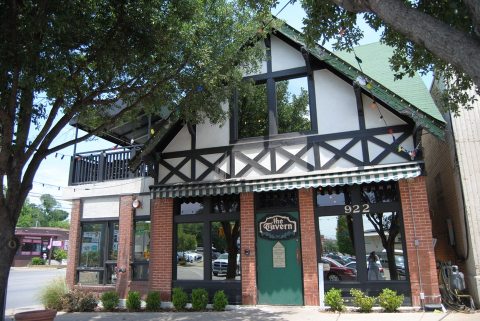 The Haunted Pub In Austin That's Loaded With History And Mystery