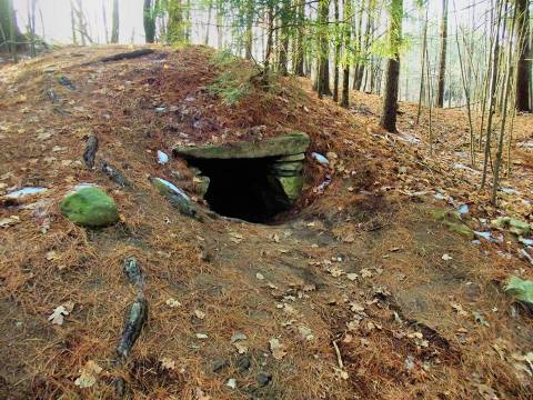 The Mystery Around This Deserted Cave In Connecticut Is Truly Baffling