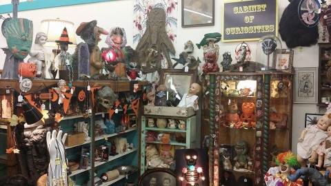 The Creepy Yet Amazing Antique Store In Cleveland Where You'll Find Loads Of Buried Treasures