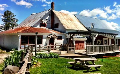 This Small Town Vermont Pub Has Some Of The Best Food In The Northeast